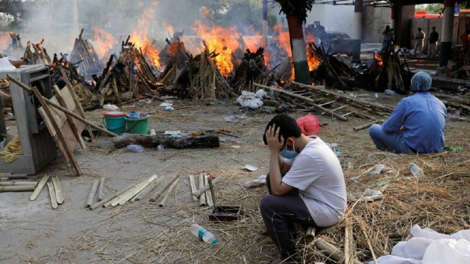 En India mueren 115 personas cada hora a causa de la segunda ola de coronavirus.