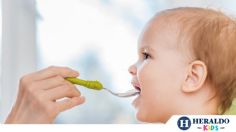 ¿Qué hago si mi hijo escupe la comida?