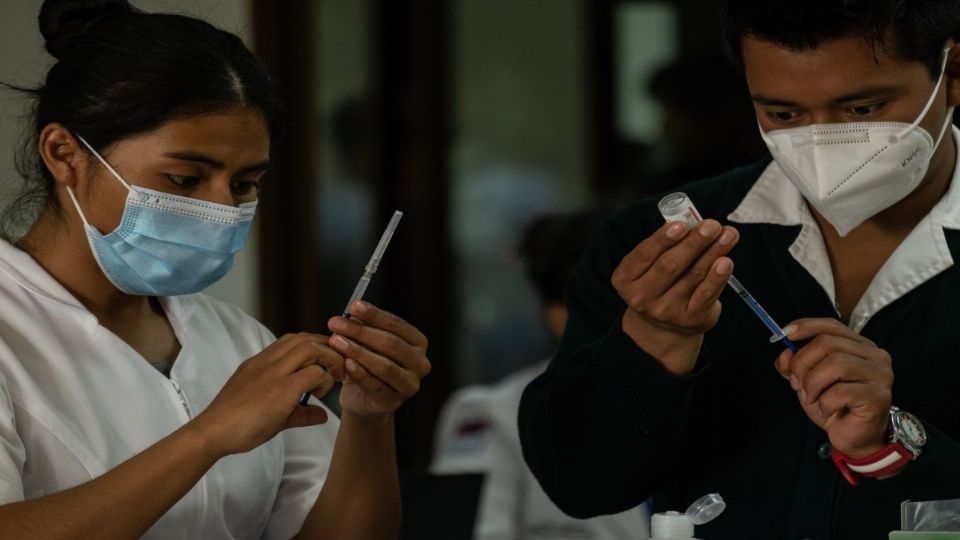 Los profesionales de la salud sufrieron algunos golpes. Foto: Archivo | Cuartoscuro