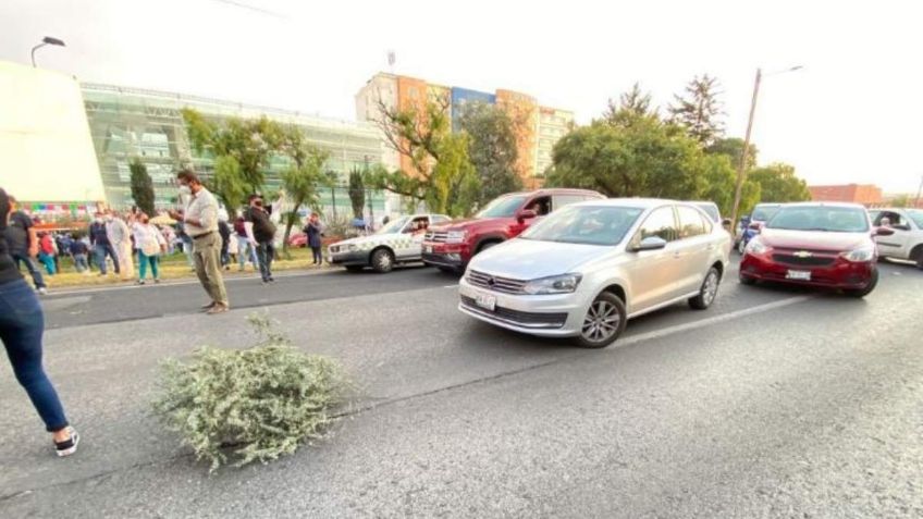 Arman plantón y bloqueos intermitentes militantes de Morena por candidaturas: VIDEO