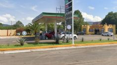 Michoacán: Lanzan bombas molotov contra gasolinera e incendian ocho vehículos