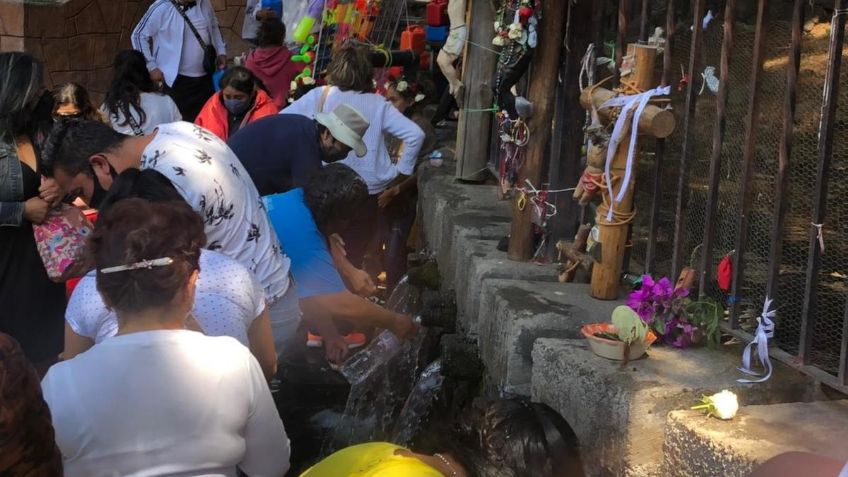 Semana Santa 2021: Fieles olvidan sana distancia y uso de cubrebocas en Chalma