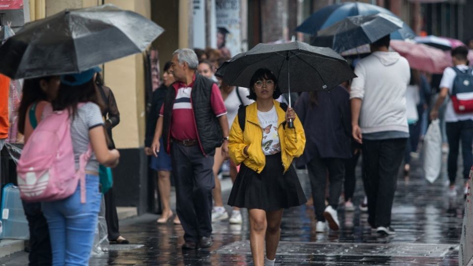 Para el Valle de México se prevé cielo parcialmente nublado por la mañana con probabilidad de lluvias aisladas. Foto: Cuartoscuro