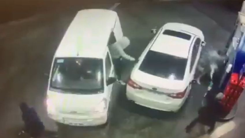 VIDEO VIRAL: Hombre evita robo de su auto bañando de gasolina a los ladrones