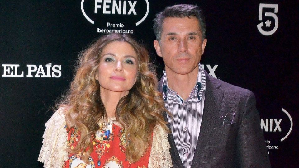 El actor dio detalles de la manera en que inició su relación con Issabella Camil Foto: Especial