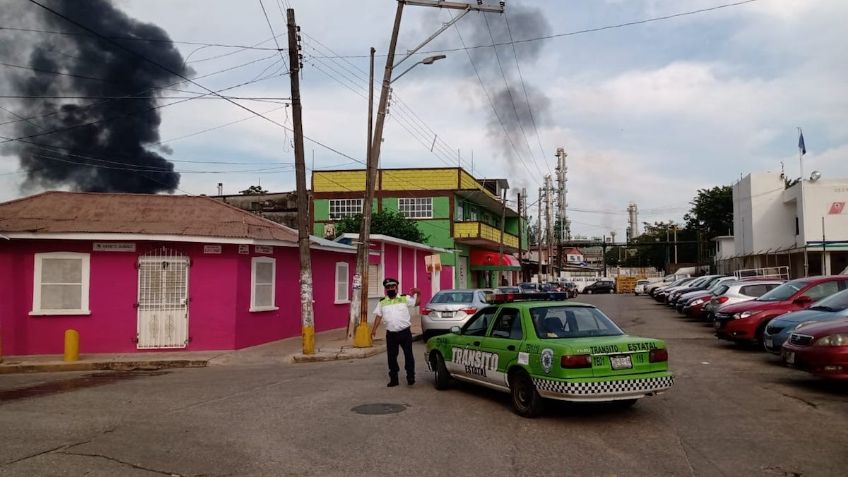 Por incendio en refinería de Minatitlán, SSP de Veracruz hace cortes a la circulación