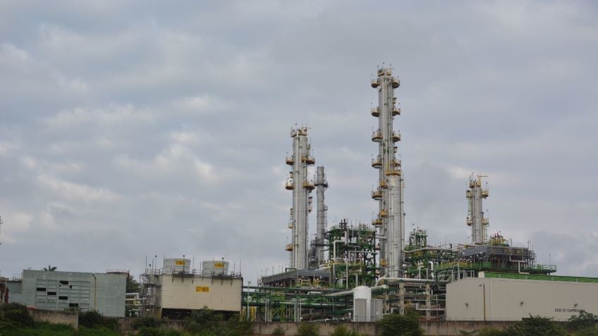 Incendio en Refinería Lázaro Cárdenas: ¿Cómo es y dónde se ubica esta planta de Pemex?