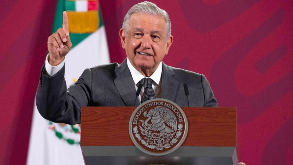 De acuerdo con el FMI, el gobierno de Andrés Manuel López Obrador logró reducir 0.3% la deuda del país durante su primer año. Foto: Archivo