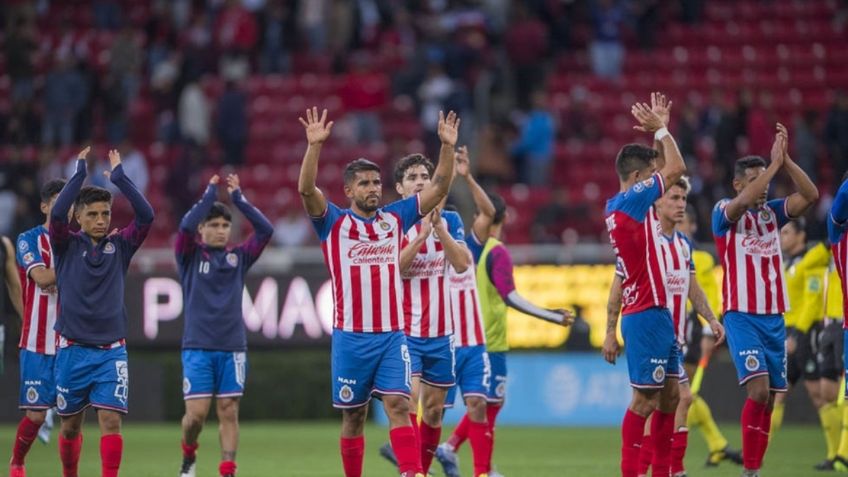 ¡Nace una nueva ESTRELLA! Jugador de Chivas muestra sus DOTES en la música: VIDEO