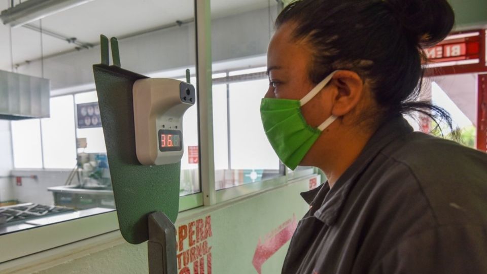 ADICIONAL ● Por la crisis sanitaria se han tenido que poner en marcha diversas estrategias para atender a la población afectada. Foto: Cuartoscuro