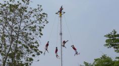 Voladores de Papantla se enredan en pleno vuelo: VIDEO VIRAL