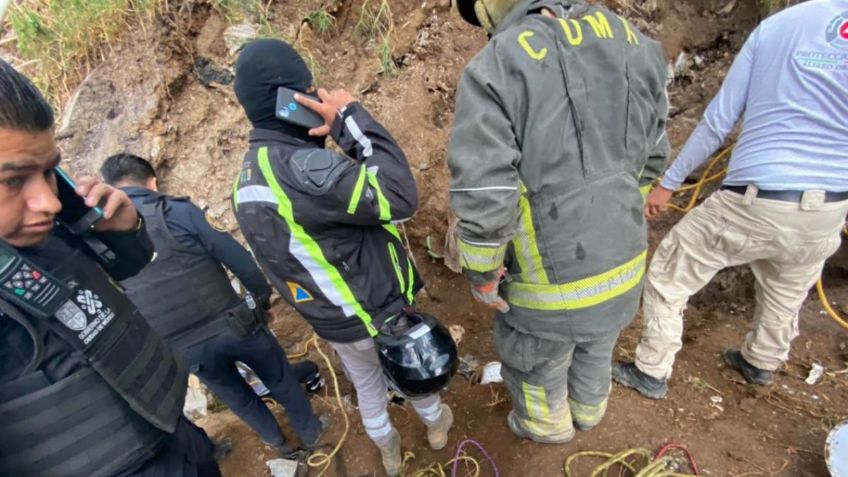 Suman dos personas muertas tras derrumbe de obra en Álvaro Obregón; continúan las labores de búsqueda