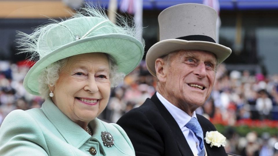 Felipe de Edimburgo fue un apasionado de los caballos durante toda su vida, pasión que compartía con su nieta, Lady Louise Windsor. Foto: EFE