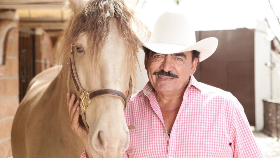 Ya se prepara una escultura en honor a Joan Sebastián.