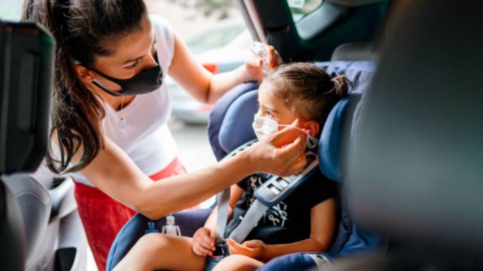 Las mamás llegan a dormir menos que los camioneros. Foto: istockphoto