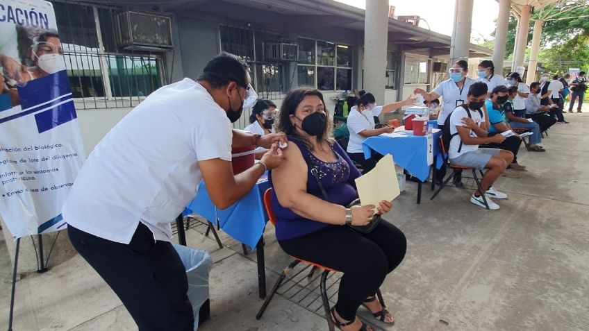 Maestros protegidos, cumplen con vacuna; cuidan regreso a clases