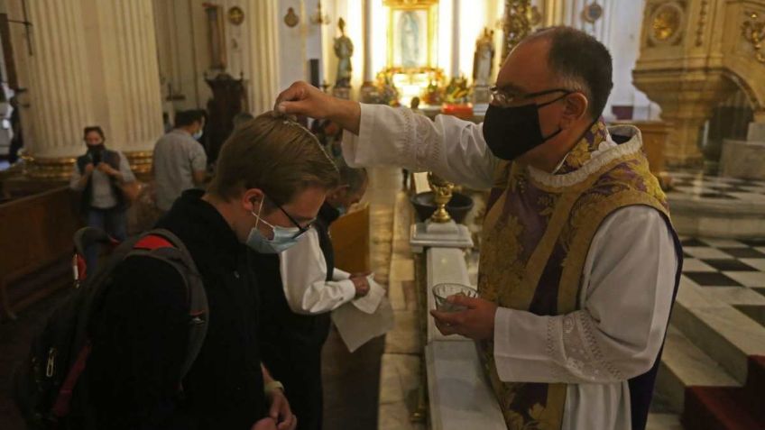 Iglesia registra baja de muertes en el clero por COVID-19, pero suma 251 decesos