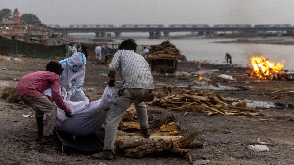 TRAGEDIA. Decenas de cadáveres fueron hallados en el Río Ganges. Foto: Reuters