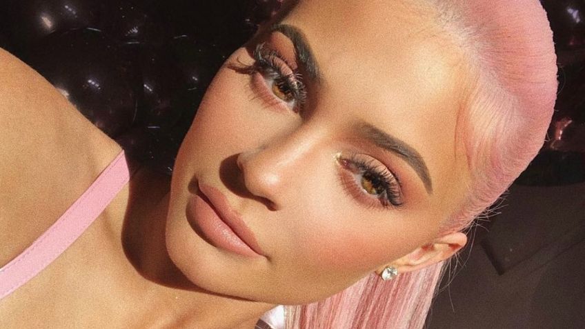 Kylie Jenner revive la moda del cabello rosa; será el color de este verano