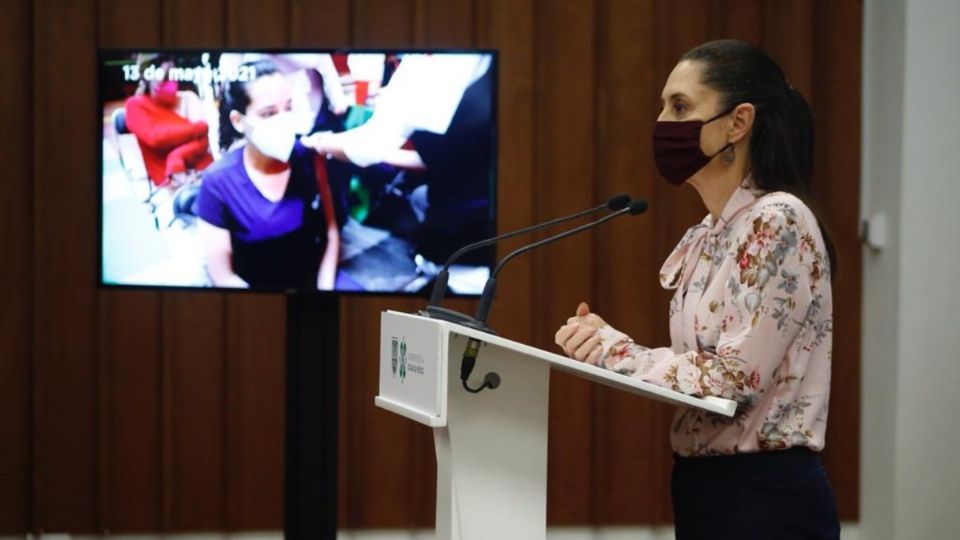 La jefa de Gobierno, Claudia Sheinbaum, comentó que realizarán tequios para que padres de familia y funcionarios acudan a dar mantenimiento a las escuelas. Foto: Especial