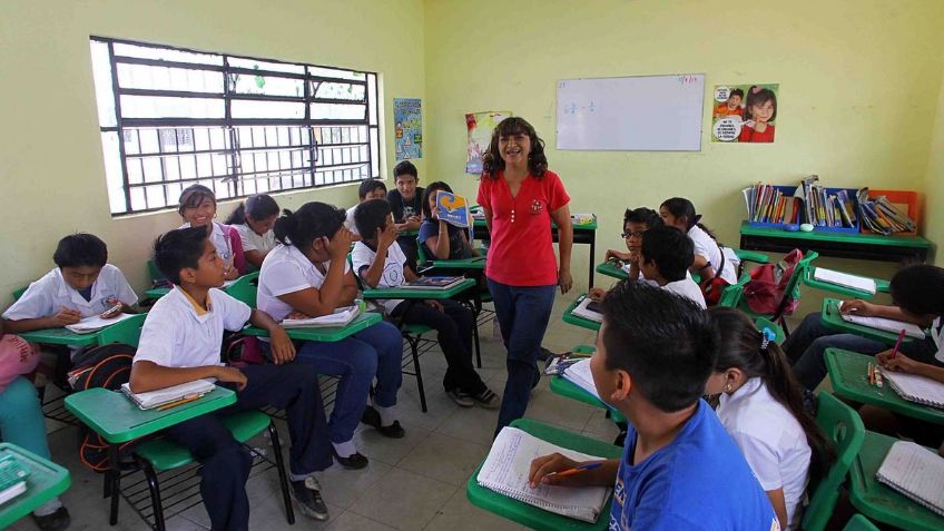 30 normalistas presentaron títulos falsos para buscar una plaza en Michoacán