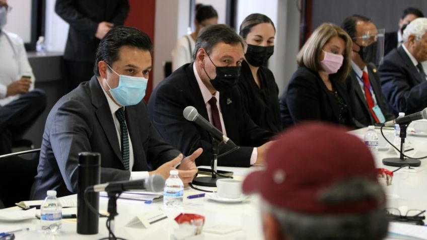 Autoridades del gobierno federal instalan mesa de atención  a personas jubiladas del IMSS