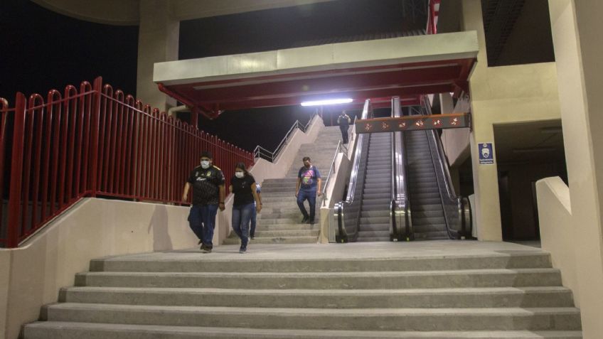 Se cae pedazo de concreto de Línea 3 del Metro de Monterrey