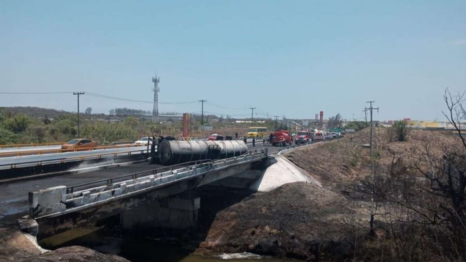 El vehículo quedó sobre la acera