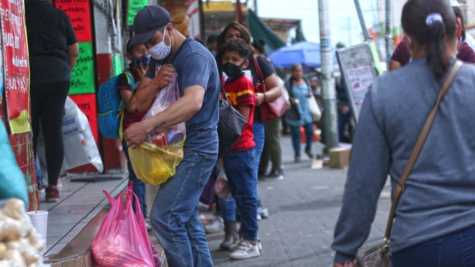 Según cifras del Coneval, el índice de pobreza laboral aumentó durante la pandemia a niveles que colocan a casi el 40% de la población en esta condición de pobreza. FOTO: ESPECIAL