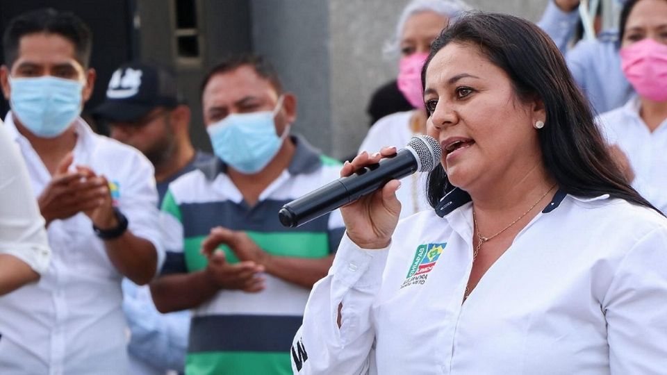 ELECCIÓN. Alejandra Aranda Nieto había acudido a realizar un acto de campaña, incluso con sus familiares. Foto: Especial