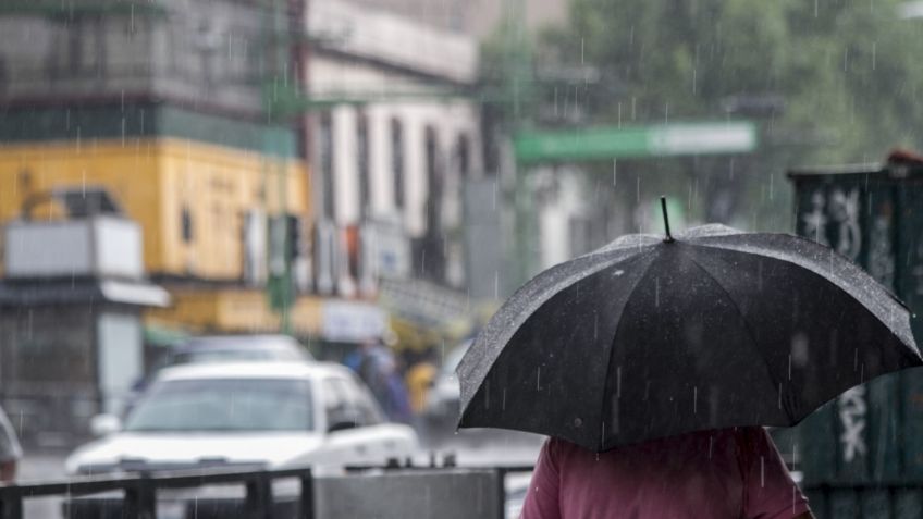 ¡Lleva tu paraguas! Prevén chubascos en CDMX y fuertes lluvias en EDOMEX | 25 de octubre 2021