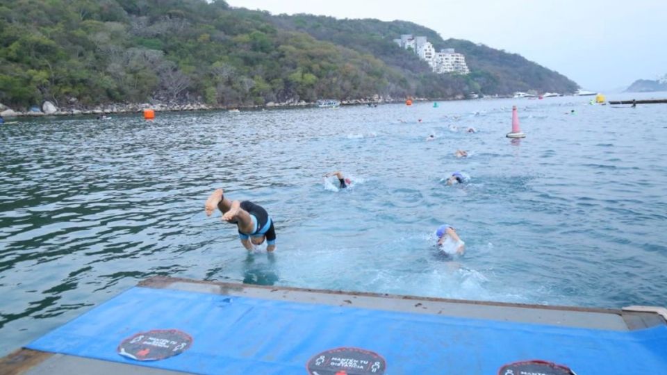 Más de mil 500 competidores de 27 países se dieron cita en el +Ironman 70.3.