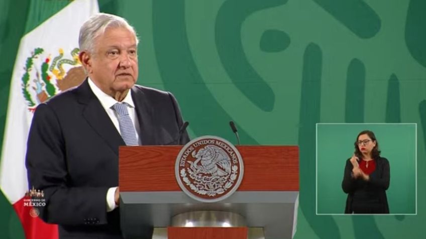 Pide AMLO no cerrar escuelas por contagios; la pandemia se debilita