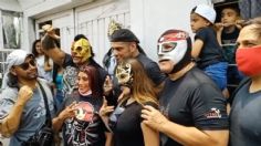 Cibernético y Octagón visitan a Mateo, el niño que azotó el luchador Einar El Vikingo