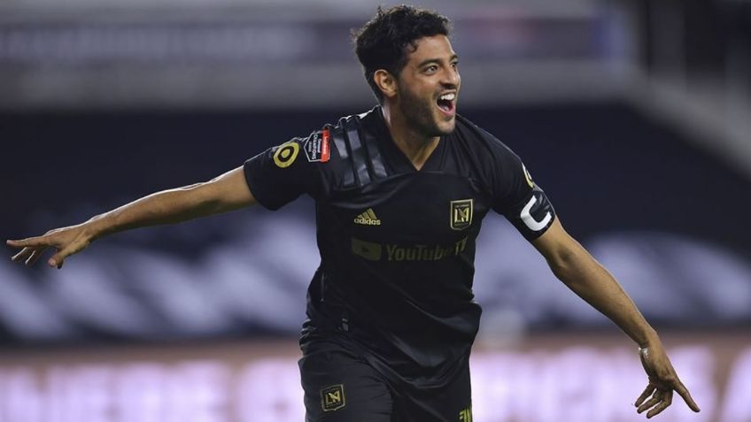 Carlos Vela recibe vacuna contra Covid-19; invita a la comunidad latina a recibir la dosis | FOTO