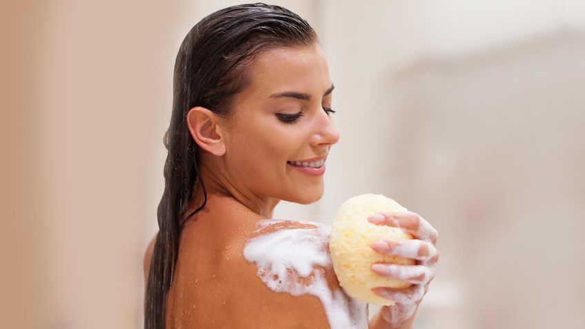 Belleza: Estos son los beneficios de utilizar una esponja en tu rutina de baño