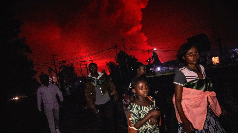 El volcán Nyiragongo, situado en el Parque Nacional de Virunga, entró el pasado sábado en erupción. FOT: EFE