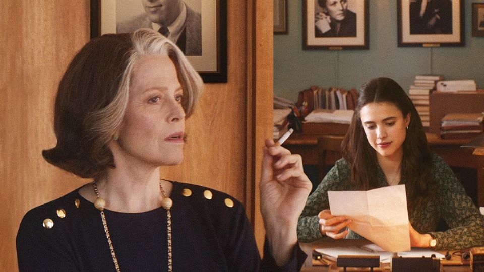 Sigourney Weaver y Margaret Qualley protagonizan 'El Trabajo de mis Sueños' y el ideal de aprender a ser escritora. Foto: Especial