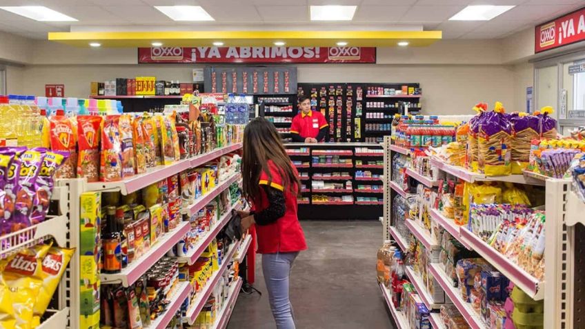 Con pandemia, tiendas Oxxo suplen a supermercados y bancos