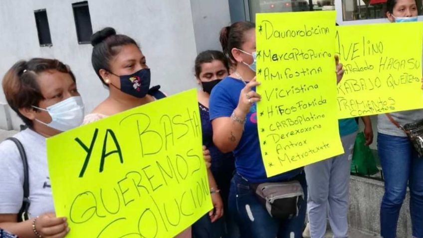 Mamás protestan por desabasto de medicamentos para niños con cáncer