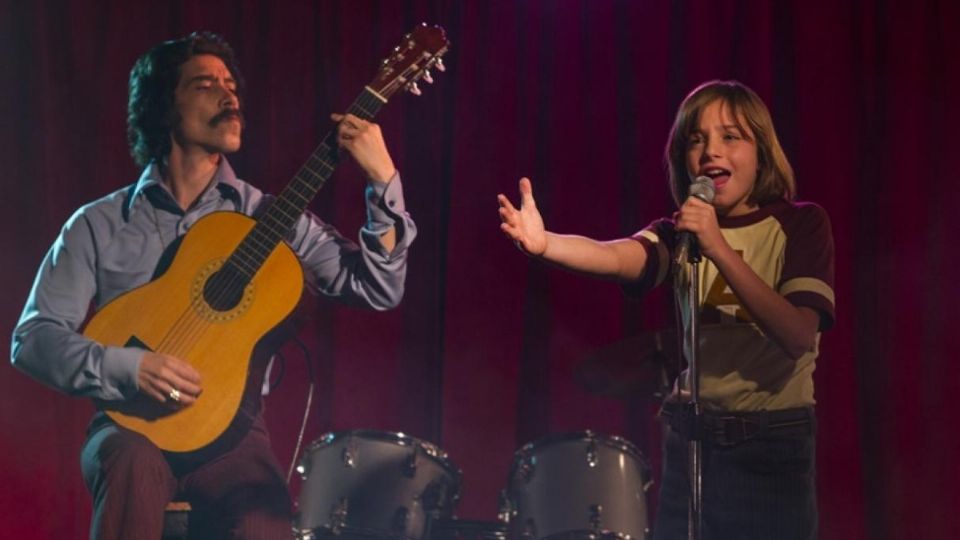 Izan Llunas interpretó la versión infantil del cantante. Foto: Twitter @TVmas_ECpe