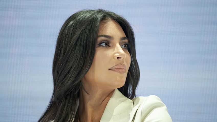 Kim Kardashian en problemas, ¡fue demandada por violar los derechos de sus trabajadores latinos!