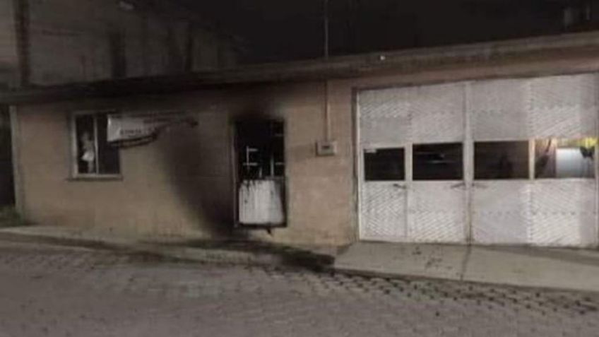 Prenden fuego a oficinas de IEE en El Seco en Puebla