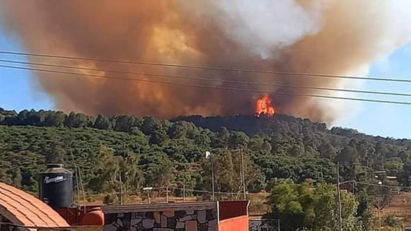 Incendio forestal en Uruapan cumple más de 18 horas; helicóptero de la GN apoyará en las labores