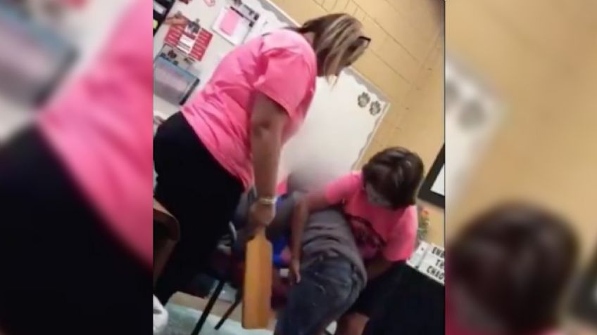 ¡Indignante! Maestra GOLPEA a niña de 6 años con una TABLA mientras la MAMÁ veía todo: VIDEO