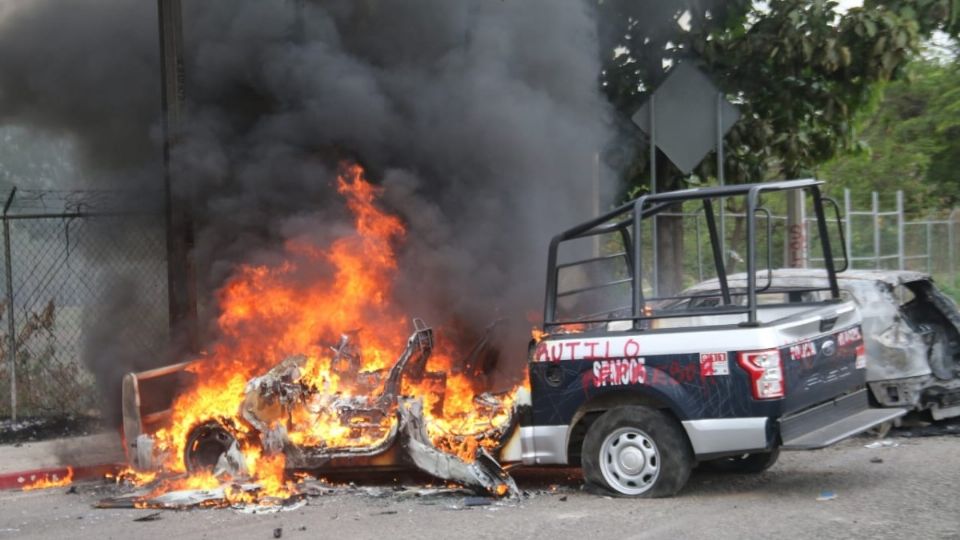 Un grupo de 60 personas conformado por estudiantes de la normal Rural Matumatzá, armados con palos y piedras, quemaron una patrulla el pasado 29 de mayo. Foto: Especial