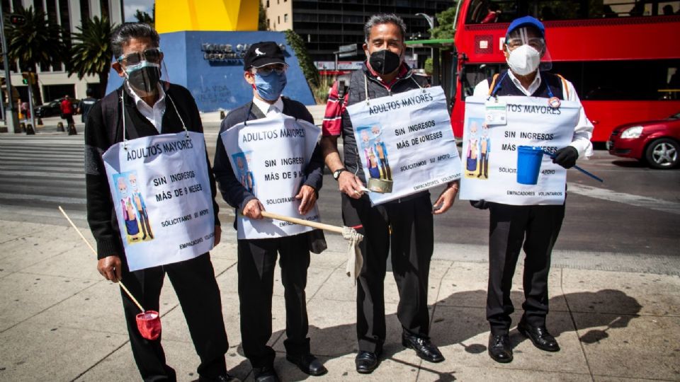 Carlos Escurdia dijo que los trabajadores desamparados se manifestarán mañana. Foto: Cuartoscuro