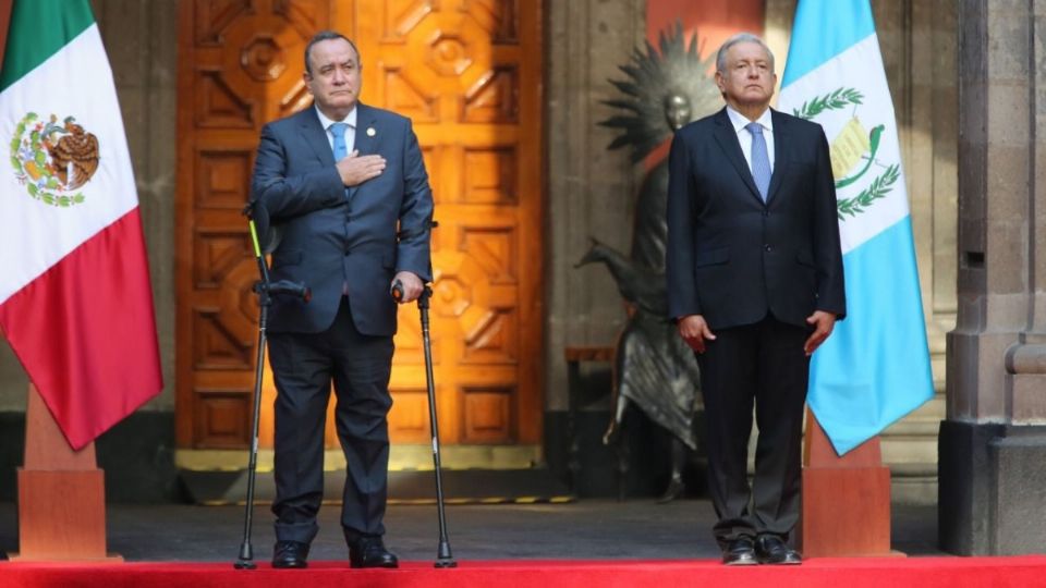 Los presidentes Andrés Manuel López Obrador y Alejandro Giammattei mantuvieron una reunión en Palacio Nacional. Foto: Especial