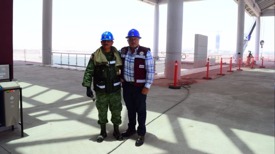 El presidente de la Asociación Nacional de Almacenes Fiscalizados se reunió con los líderes militares del proyecto aeroportuario Foto: Especial