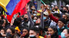 ¿Militares defendiendo a manifestantes en Colombia? Qué hay detrás de este VIDEO VIRAL